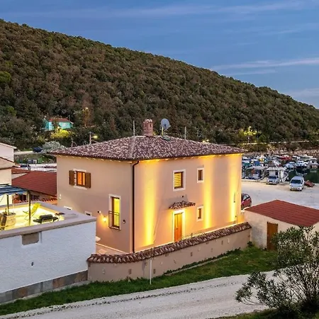 Ferienhaus Nur 20 Meter Von Der Adria Entfernt Mit Klima, Wlan, Darts, Bbq